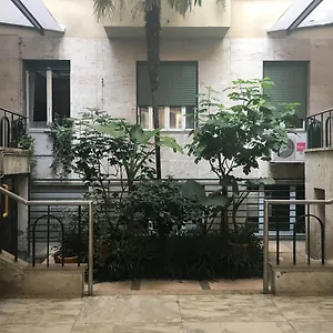Rhome 2*, Roma Itália